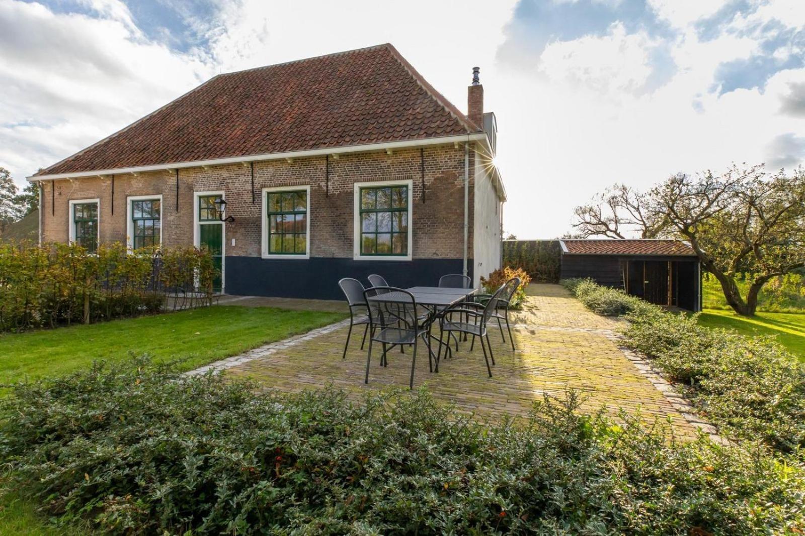 Vakantiehuis 'Boerderij Molenhof' - Stationsweg 5 | Heinkenszand Exterior photo
